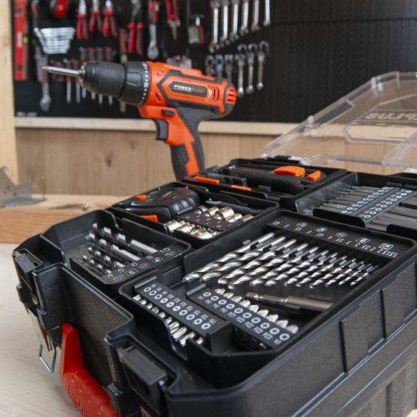 Powerplus Dual Power POWDP15110 Aku bušilica / odvijač 20V – 40 Nm + 78 dodataka