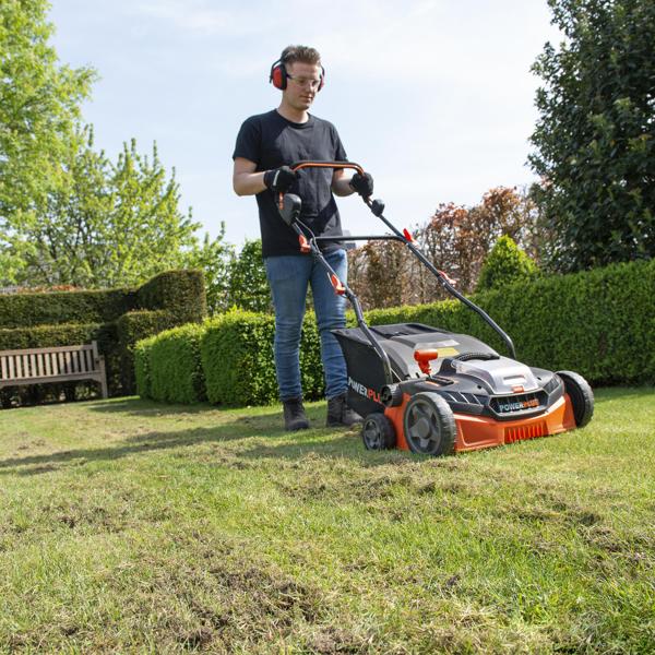 Powerplus Dual Power POWDPG8020 Aku vertikulator i aerator Brushless 40V – 360 mm