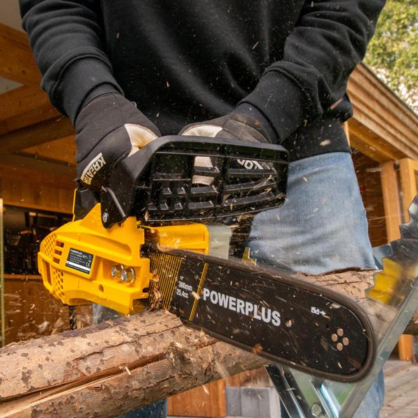 Powerplus POWEG10241 Benzinska lančana testera 25,4 cc – 300 mm